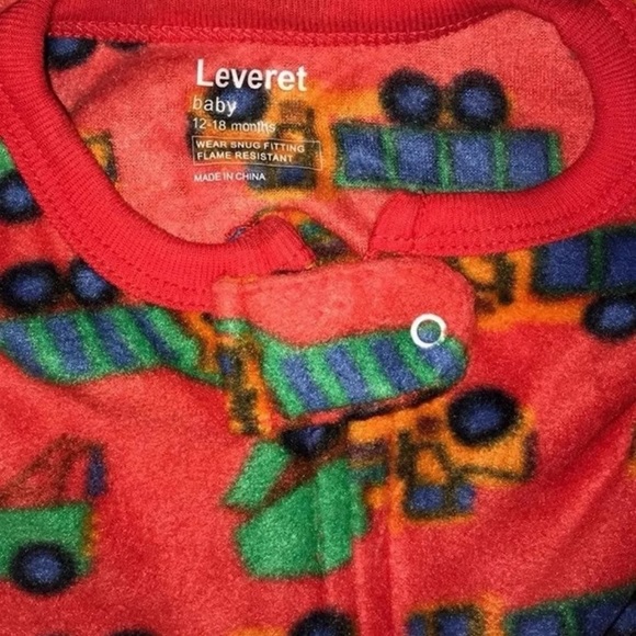 NWT Levert baby fleece footed pajamas -12-18 - Picture 2 of 5